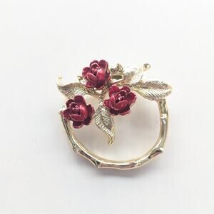 Vintage Signed Gerry's Gold Tone Romantic Rose Cottagecore Wreath Brooch